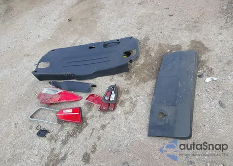 2018 Hyundai Santa Fe Sport 2.4L из США, поврежденный, VIN 5NMZT3LBXJH088957